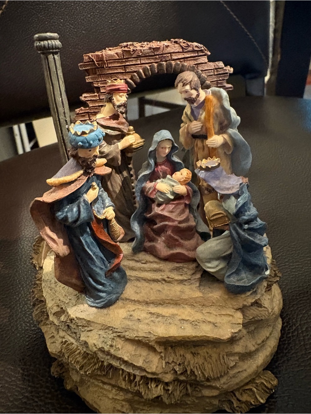 Classic Nativity Scene music box that plays is “O Holy Night”